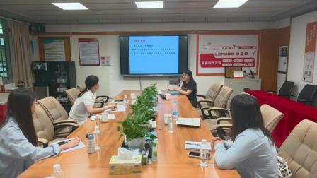 “实习”先“实战”，“新人”学“新招” 2025-2026学年第一学期 碧波小学新教师及实习老师培训