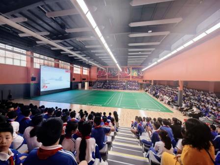 观阅兵盛典，聚奋进力量—— 深圳市怡景小学师生集体观看阅兵仪式