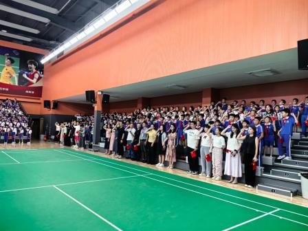 观阅兵盛典，聚奋进力量—— 深圳市怡景小学师生集体观看阅兵仪式