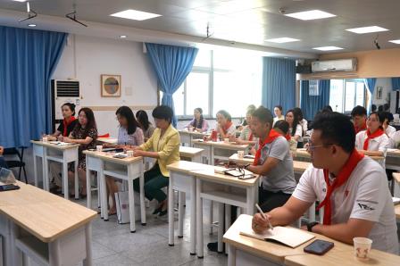 携手赋能育未来 立德树人谱新篇 ——罗湖小学召开新学期班主任工作会议