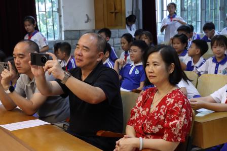 2025太白好声音开唱，天籁童声点燃校园激情——太白实验学校首届“太白好声音”顺利举行