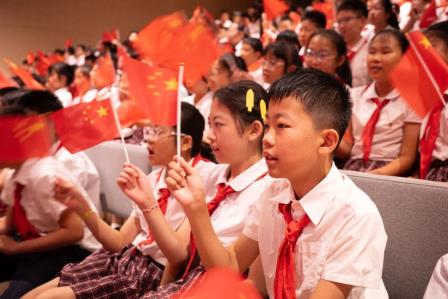 观抗战阅兵，筑思政之基 ——翠竹外国语实验学校师生共上爱国主义大思政课