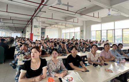 铭记抗战历史，砥砺强国之志 ——翠园文锦中学师生观看九三盛大阅兵