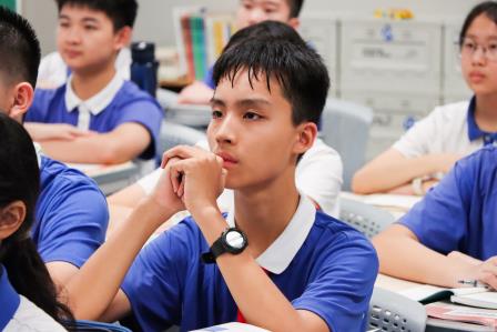 铭记抗战历史，砥砺强国之志 ——翠园文锦中学师生观看九三盛大阅兵