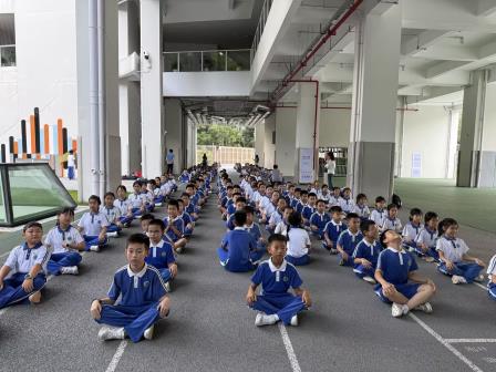 以队列训练淬炼纪律   以昂扬风貌开启新程