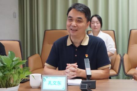 深化教研促发展 精准指导启新程——区教研员到翠竹外国语实验学校开展“区优秀教研组”评选工作
