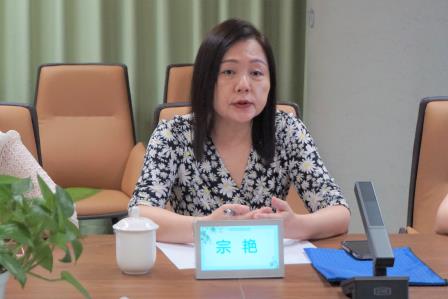 深化教研促发展 精准指导启新程——区教研员到翠竹外国语实验学校开展“区优秀教研组”评选工作
