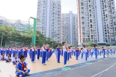 飒爽英姿展风采，强国有我少年志 ——深圳市仙桐实验小学成功举办“荣耀阅兵，强国有我”主题项目式学习展演