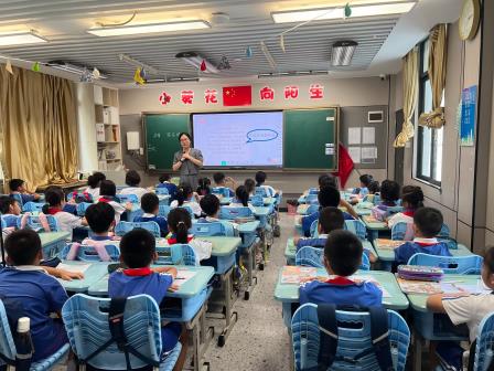 专家赋能，精研提质——罗湖区“百人听千课”行动走进莲塘小学