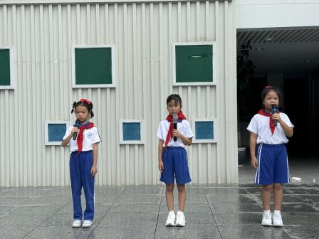 莲塘小学举行“强国复兴有我，争当新时代好少年”新队员入队仪式