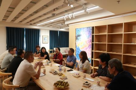 薪火承教泽，同心筑新梦 —— 布心小学召开离退休党员座谈会