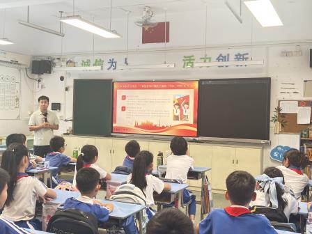 深圳市仙桐实验小学举行“强国复兴有我 争当新时代好少年”少先队建队日主题升旗仪式