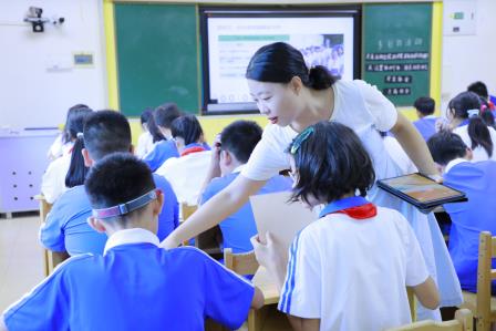 教研深入课堂，精准指导提升——罗湖区“百人听千课”活动在深圳市仙桐实验小学顺利开展