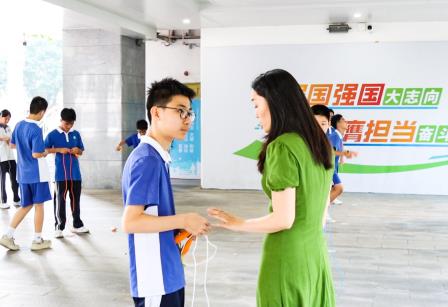 活力青春，超越自我——翠园文锦中学成功举办“德育+健康美”行动之第二届“班班锦绣”跳绳竞技比赛