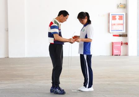 活力青春，超越自我——翠园文锦中学成功举办“德育+健康美”行动之第二届“班班锦绣”跳绳竞技比赛