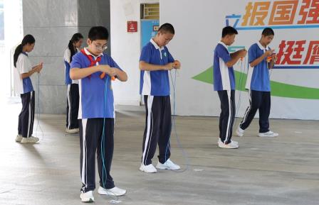 活力青春，超越自我——翠园文锦中学成功举办“德育+健康美”行动之第二届“班班锦绣”跳绳竞技比赛