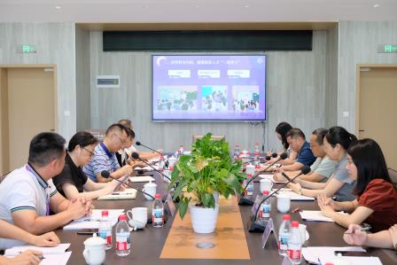 新质课堂启新程，AI赋能促成长——罗湖区教科院‘百人听千课‘活动走进深圳市莲南教育集团安芳小学