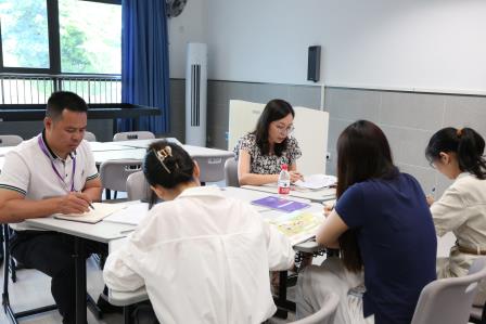 新质课堂启新程，AI赋能促成长——罗湖区教科院‘百人听千课‘活动走进深圳市莲南教育集团安芳小学