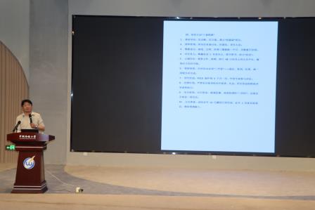 罗湖外语小学开展“高效课堂年”第十一讲‘如何使用AI智能体提高工作效能‘