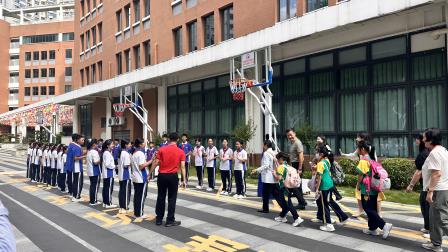 “桥见未来”，深港青少年手拉手研学罗湖桥--深圳市松泉实验学校举行“桥见未来”深港青少年创客营系列活动