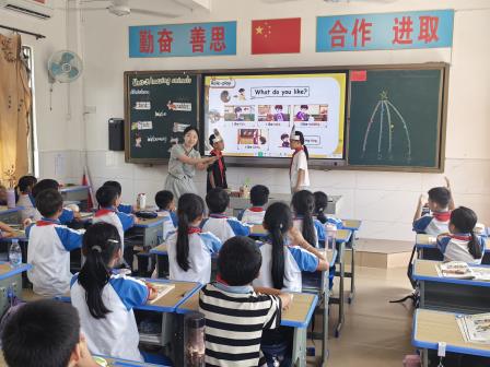 深汕携手促均衡，审辩学习共成长 ——深圳市洪湖小学赴陆丰市大安镇中心小学开展结对帮扶暨“审辩式学习”教研活动