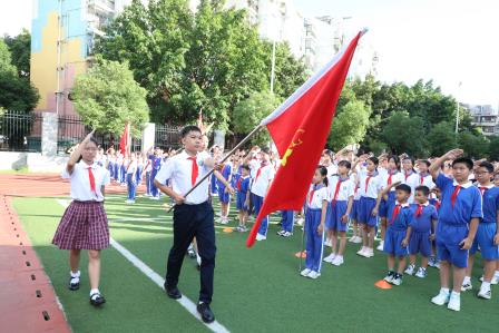 传承红色基因，争做新时代好队员——深圳市红桂小学举行2024级少先队新队员入队仪式