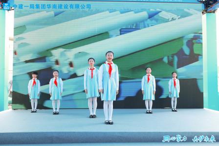 东晓小学受邀参演全国留守儿童关爱保护活动，童声献唱传递时代强音