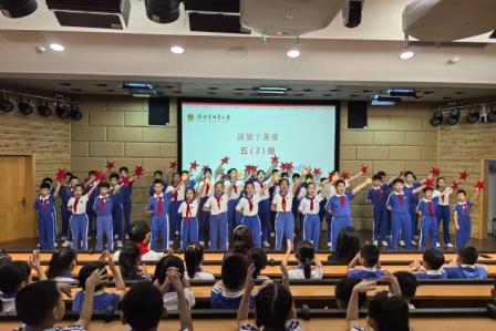 深圳市怡景小学举行建队日主题升旗仪式