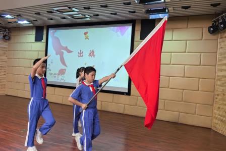 深圳市怡景小学举行建队日主题升旗仪式
