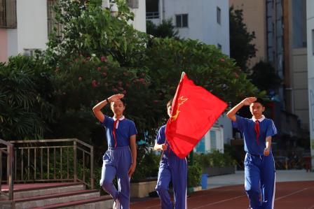 红岭小学·红心课程｜红领巾见证成长 誓言声点亮未来