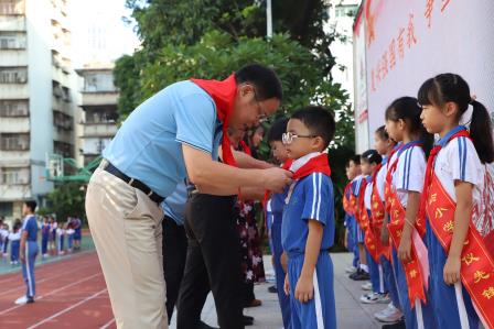 红岭小学·红心课程｜红领巾见证成长 誓言声点亮未来