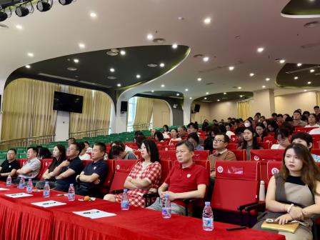 南科大附属罗湖中学召开安全工作专题会 ——以法定职责为纲 筑牢校园安全防线