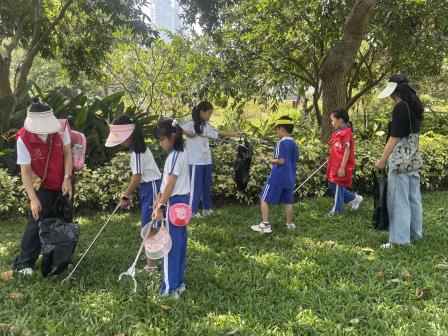 红岭小学·热心课程｜走进垃圾分类科普馆 亲子共践绿色行动