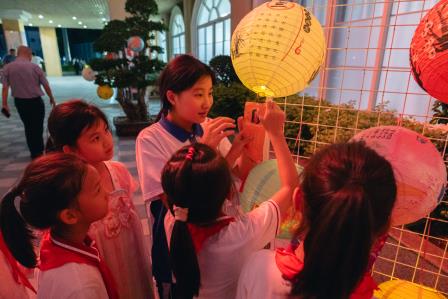 花灯映诗心，雅韵颂华章 ——华美外国语学校第四届国语文化节诗意启幕