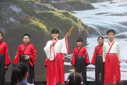 字里行间藏星光 阅读点亮成长路 ——人民小学举行2025年第八届阅读语文节开幕式