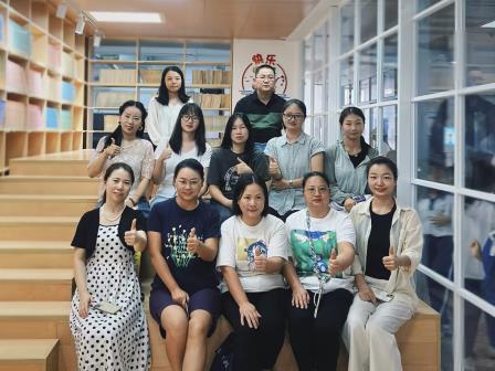 绘本润童心，书香溢校园 ——深圳市向西小学举办“家长绘本进课堂”活动 