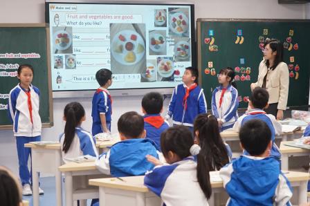 新质践履育生态，AI 赋能启新程 ——罗湖小学“百人听千课” 绘就新质教育实景图