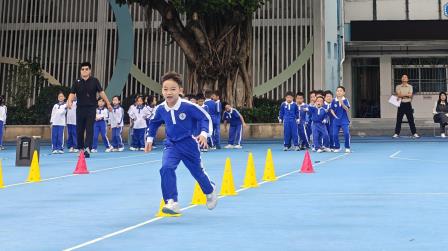 秋色尽染教研路 童趣运动启新程 ——深圳市新秀小学开展低年级体育专题教研活动