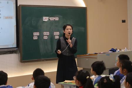 专家引领教育革新  AI赋能新质课堂——罗湖区“百人听千课”行动走进草埔小学