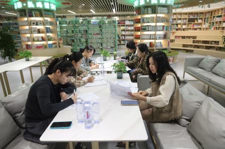 专家引领教育革新  AI赋能新质课堂——罗湖区“百人听千课”行动走进草埔小学