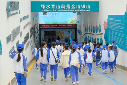 探秘净水魔法 厚植环保初心——红桂小学六6班开展水质净化厂实践活动
