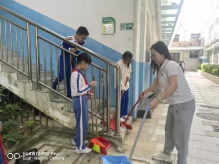 新秀小学周五爱国卫生运动简讯：师生齐动手 共筑健康校园