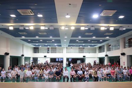 当孩子进入青春期，我们该怎么做？ ——罗湖实验学校家长学校给出答案