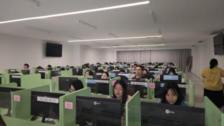 聚焦 “师・生・AI 协同”，桂园中学青年教师培训打造新质课堂 “助推器”