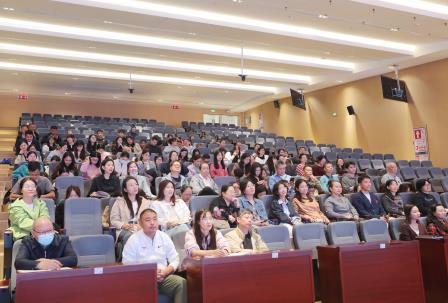 立德树人守初心 砥砺奋进启新程--深北莫附属布心中学2025-2026学年第一学期教职工大会