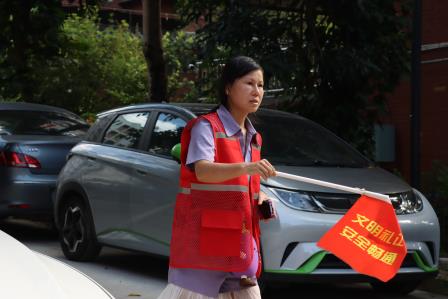 家校共育，共绘校园安全最美风景线 ——记太白实验学校的“一抹红”与“一抹蓝”