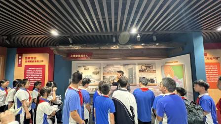 “重走归国路，传承爱国志”侨香实验学校开展行走的思政课