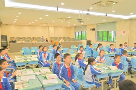 智融AI启新程，研思共进促提升 ——罗湖区教科院“百人听千课”活动走进翠北实验小学