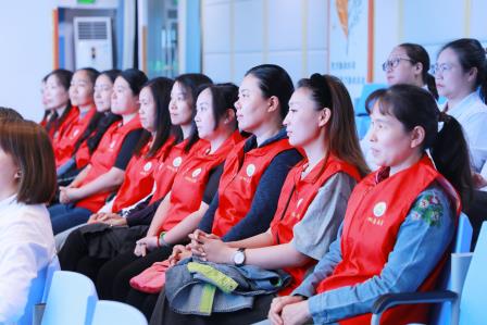 聚光成芒，沐光同行——深圳市仙桐实验小学2025-2026学年第一学期家长会圆满举行