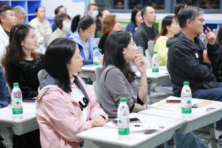 聚光成芒，沐光同行——深圳市仙桐实验小学2025-2026学年第一学期家长会圆满举行